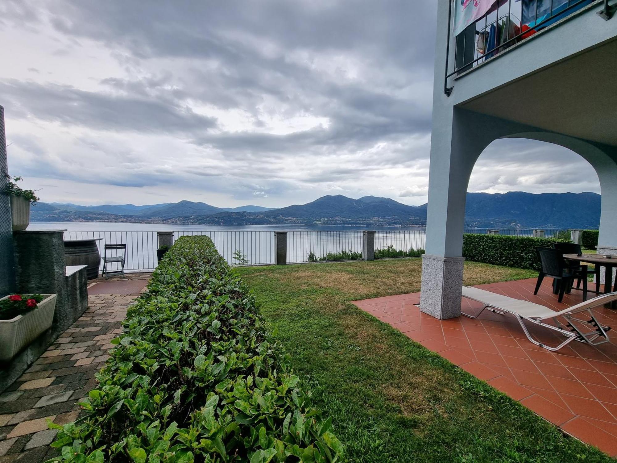 Residence Il Vigneto Oggebbio Bagian luar foto