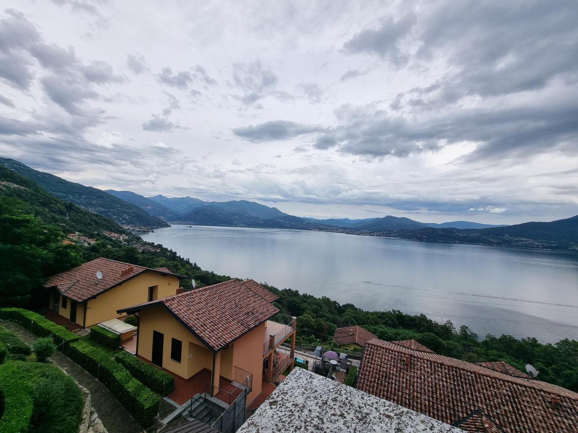 Residence Il Vigneto Oggebbio Bagian luar foto